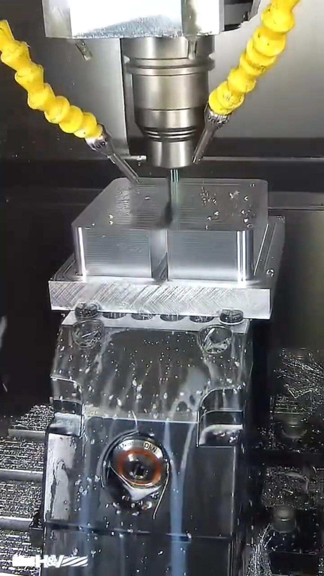 CNC Milling Basics: Tools, Processes, and Pro Tips for Precision Cuts